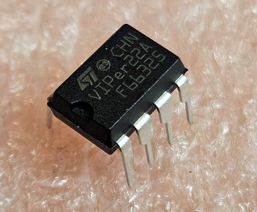 VIPER22A Mikroshēma Low power OFF-line SMPS primary switcher, DIP8