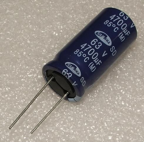 4700/63V, 85C, Ø22x45mm, ±20%, Kondensators elektrolītisks, 2000h, SAMWHA, ar lokaniem izvadiem