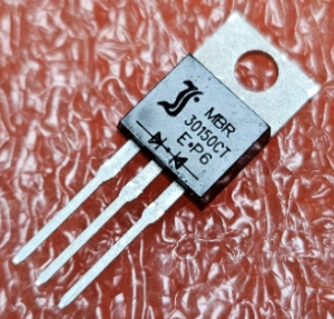 MBR30150CT, 2xDiodes Schottky, 150V, 2x15A, (Anod-Katod-Anod) (---|>|---/---|<|---), TO-220