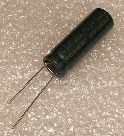 3300/6.3V, 105C, Ø10x30mm, ±20%, Kondensatori zemas induktivitātes, Jamicon, 23mR, 2000h, ar lokaniem izvadiem