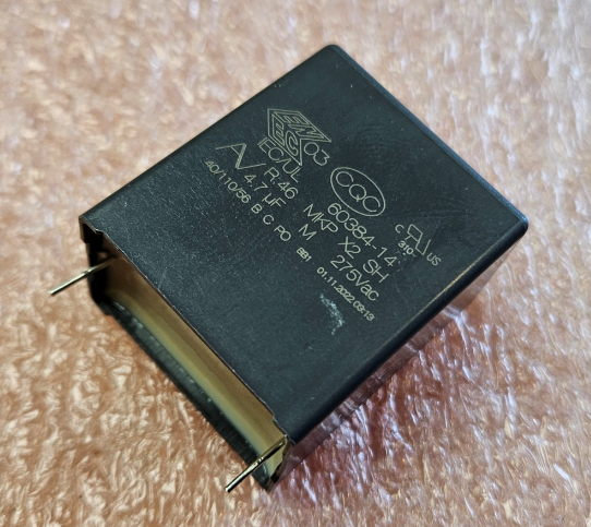 4.7mkF 275VAC plēves kondensatori polipropilēna, ±10%, P27.5, 32x22x37mm, traucējumi X2