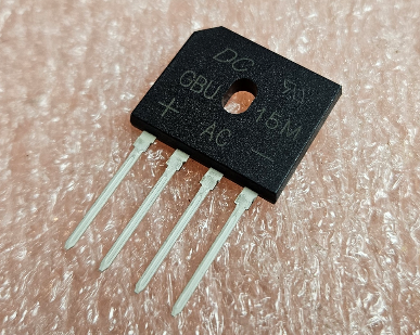 GBU15M Tiltiņš 1000V, 15A, 21.8x18.2x3.4mm, plakans, vertikāls