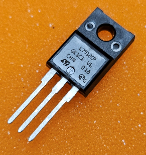 7912CP Mikroshēma stabilizators, -12V, 1.5A, TO-220F