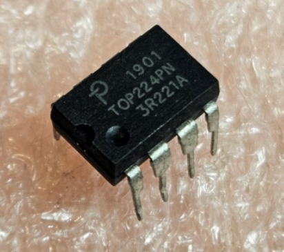 TOP224PN Mikroshēma AC/DC Converters 20W/85-265VAC, 30W/100/115/230VAC, DIP8