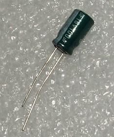 100/16V, 85C, Ø6.3x11mm, ±20%, Kondensators elektrolītisks, 1000h, SAMWHA, ar lokaniem izvadiem