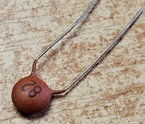 82pF 100V kondensators keramiskais