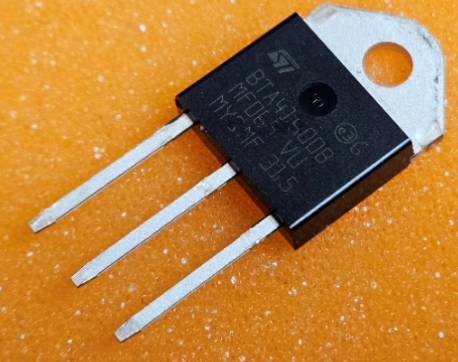 BTA41/600BRG Triaks 600V, 40A, igt<50mA, STMicroelectronics, korpuss ir izolēts no kristāla, TO-218