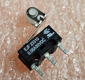 Mikropārslēdzējs ar sviru (ar ruliti) L=15mm, SPDT, ON-(ON), 0.5A/30VDC, 12.8x5.8x6.5mm, viens kontakts, ECE