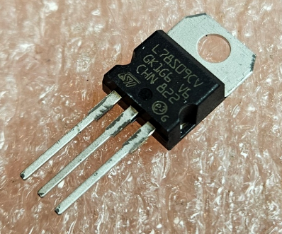 78S09 Mikroshēma stabilizators, +9V, 2A, TO-220