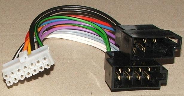 ZRS-28 štekers PIONEER KEH-M8300R=>ISO auto savienotājvads