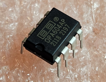 OPA604AP Mikroshēma FET-Input, Low Distortion OPERATIONAL AMPLIFIER, 20MHz, 9...48V, DIP8-300