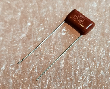 1.5nF, 400VDC, ±10%, plēves, polipropilēnu kondensators, 10mm,12x3.9x8mm