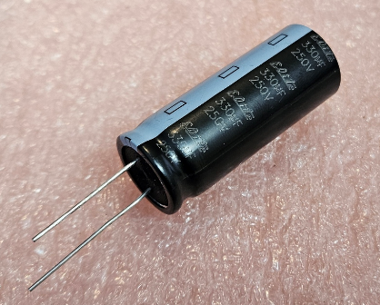 330/250V, 105C, Ø18x45mm, ±20%, Kondensators elektrolītisks, 12000h, Elite, ar lokaniem izvadiem