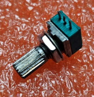 10K mono, 10x15.5x6.8mm, 125mW, 300°, 10mm, solis=2.54mm, potenciometrslineāru atkarību, PCB veida, horizontālais