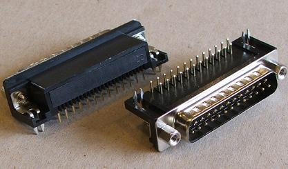 25PIN D-SUB, štekers, PCB type, leņķisks, plastmasu korpuss