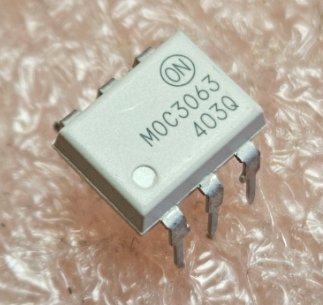 MOC3063M Mikroshēma, Optotriac, 5kV, Uout: 600V, zero voltage crossing driver, DIP6