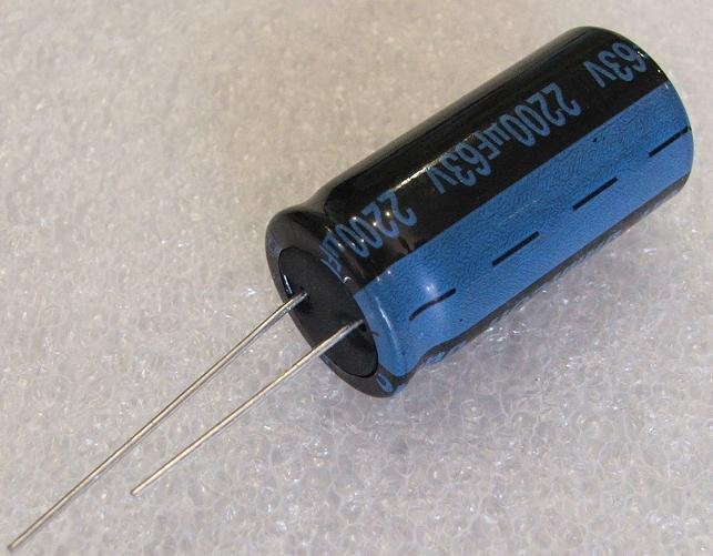 2200/63V, 105C, Ø18x35.5mm, ±20%, Kondensators elektrolītisks, 2000h, Jamicon, ar lokaniem izvadiem