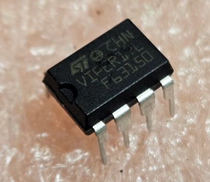 VIPER17LN Mikroshēma DC-DC converter, DIP8