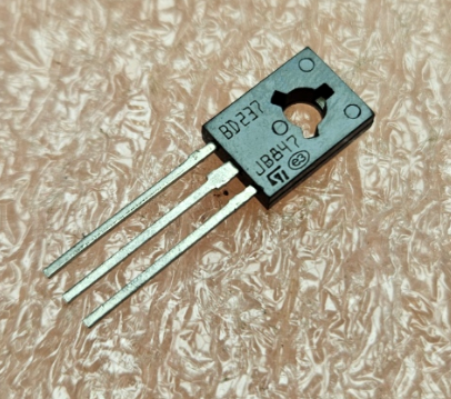 BD237 Tranzistors NPN, 100V, 2A, 25W, >3MHz, TO-126