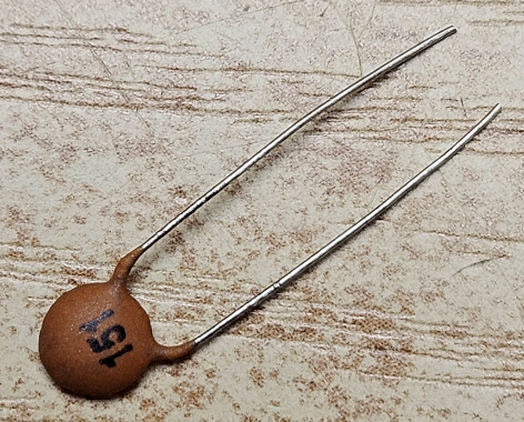 150pF 500V kondensators keramiskais