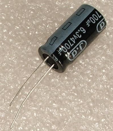 4700/6.3V, 105C, Ø12.5x25mm, ±20%, Kondensators elektrolītisks, 2000h, NA, ar lokaniem izvadiem