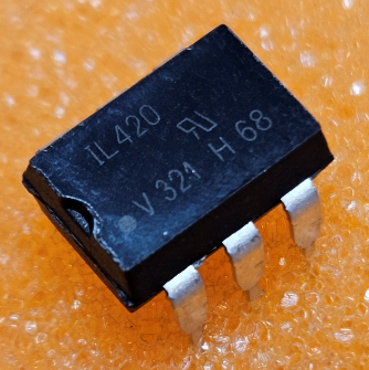 IL420 Optotiaks 5.3kV, Uout:600V, without zero voltage crossing driver, DIP6