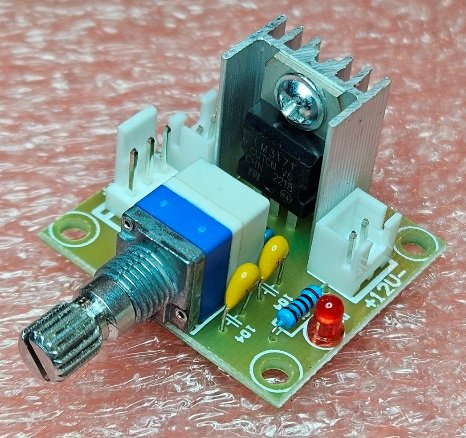 Modulis: Regulators ar potenciometru, step down, Uie=4.2...40V, Uiz=1.3...37V, 1.5A, 30(46)x33x24mm, LM317T