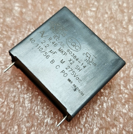 2.2mkF 275VAC plēves kondensatori polipropilēna, ±20%, P27.5, 32x14x28mm, traucējumi X2