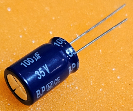 100/35V, 85C, Ø10x16mm, ±20%, Kondensators elektrolītisks nepolārais II, 2000h, PANASONIC, ar lokaniem izvadiem