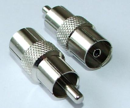 RCA štekers uz TV ligzda, pārēja