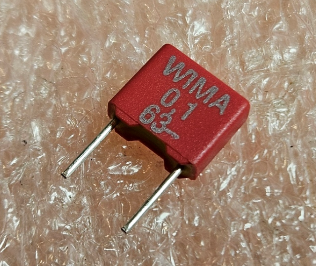 100nF/63VDC, 40VAC, ±10%, poliesters kondensātors, 5mm, 2.5x6.5x7.2mm, WIMA