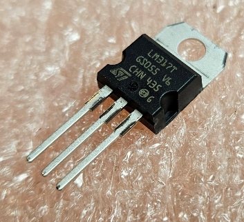 LM317T Mikroshēma 3-Terminal Adjustable Regulator, 1.2÷37V, 1.5A, radiatora biezums 0.6mm,  ±0.1%, - 0 to 125 °C, TO-220