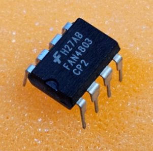 FAN4803 Mikroshēma 8-Pin PFC and PWM Controller Combo, DIP8
