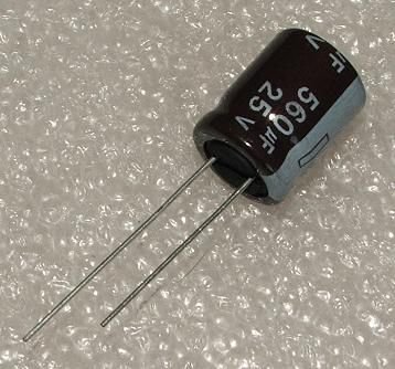 560/25V, 105C, Ø10x20mm, ±20%, Kondensators elektrolītisks, 3000h, PANASONIC, ar lokaniem ivadiem