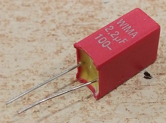 2.2mkF/100VDC, 63VAC, ±10%, poliesters kondensātors 5mm, 11x16x7.2mm, WIMA