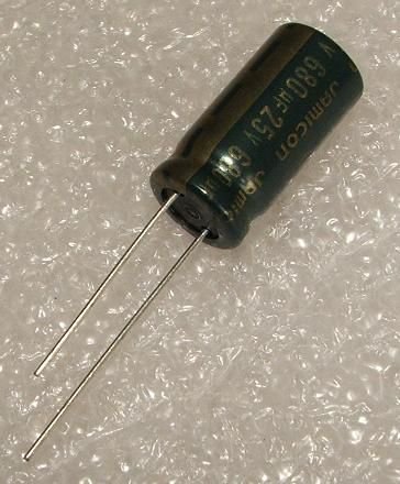 680/25V, 105C, Ø10x20mm, ±20%, Kondensatori zemas induktivitātes, Jamicon, 49mR, 2000h, Jamicon, ar lokaniem izvadiem