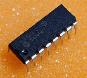 MCP3208-CI/P Mikroshēma A/D converter, Channels:8, 12bit, 100ksps, 2.7÷5.5VDC, DIP14