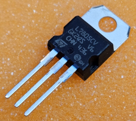 7805CV Mikroshēma stabilizators +5V, 1.5A, radiatora biezums 0.6mm, TO-220