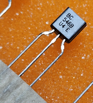 BC546B Tranzistors NPN, 65V, 0.1A, 0.5W, 300MHz, hfe=200...450, TO-92
