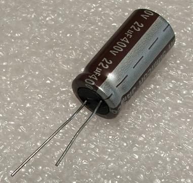 22/400V, 105C, Ø12.5x25mm, ±20%, Kondensatori zemas induktivitātes, 5000h, Jamicon, ar lokaniem izvadiem