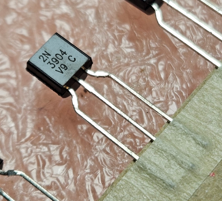 2N3904 Tranzistors NPN, 60V, 0.2A, 0.625W, 300MHz, TO-92