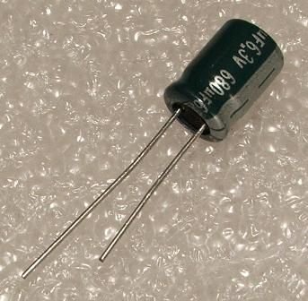 680/6.3V, 105C, Ø8x11.5mm, ±20%, MZ sērija, Kondensatori zemas induktivitātes, 36mR, 2000h, Jamicon, ar lokaniem izvadiem