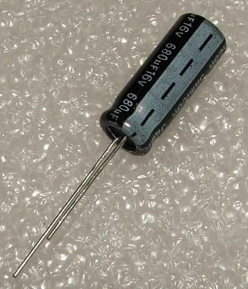 680/16V, 105C, Ø8x20mm, ±20%, TB sērija, Kondensatori zemas induktivitātes, 150mR, 7000h, Jamicon, ar lokaniem izvadiem