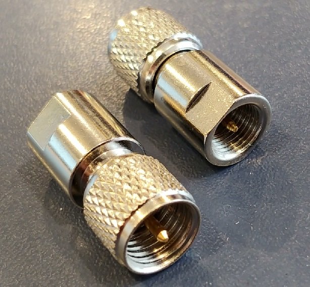 FME štekers uz mini UHF štekers, pārēja