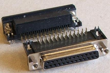 25PIN D-SUB, ligzda, PCB type, leņķisks, plastmasu korpuss