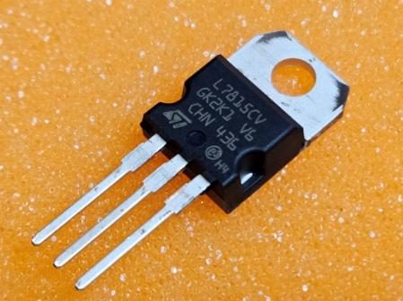 7815CV Mikroshēma, +15V, 1.5A, 5%, (A=2%), TO-220