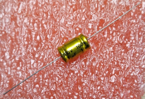 1/100V, 105C, Ø10x17mm, ±20%, kondensators elektrolitiskais nepolārais -II-, ELNA, ar lokaniem aksialiem izvadiem