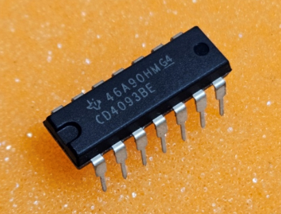 CD4093 Mikroshēma Quad 2-Input NAND Schmitt Trigger, DIP14